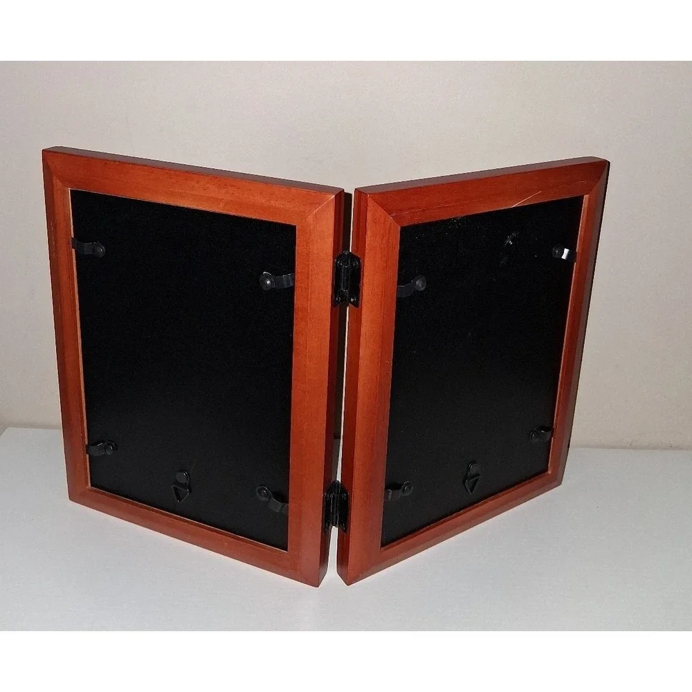 Vintage Hinged Double Picture Frame Wood Folding 5x7 or 4.5 x 3 Photo